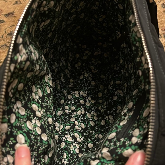 VERA BRADLEY Solid Black shoulder bag!  Like new! - Picture 9 of 12